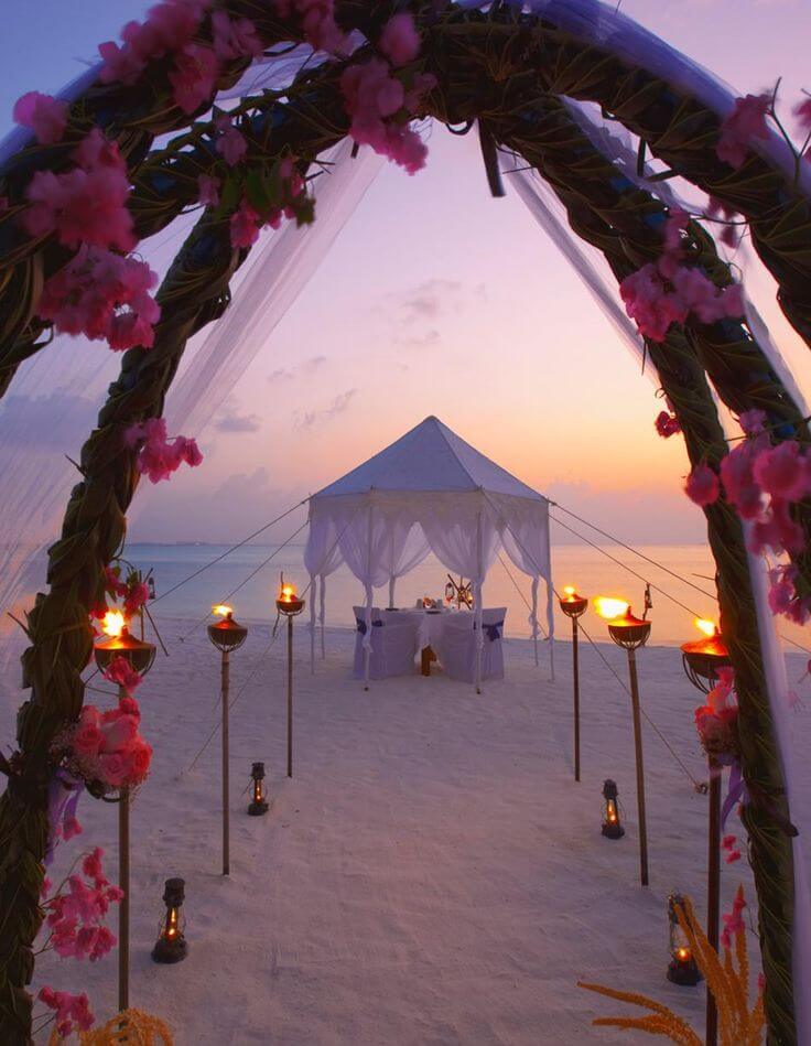 Wedding Beach Destinations: This is romantic Anantara Dhigu Resort & Spa, Maldives. Check out more beach destinations on Worthminer.com