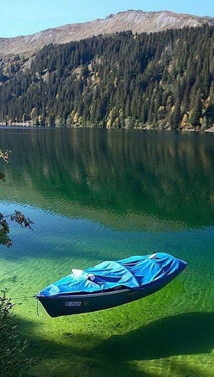 The crystal clear water of Flathead Lake, Montana makes  it seem like the lake is shallow, but it's actually over  300 feet deep!