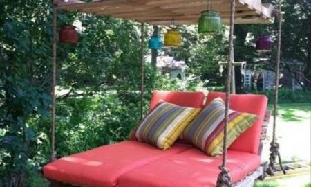 Here's 25 amazing DIY ideas that will help you to upgrade your backyard